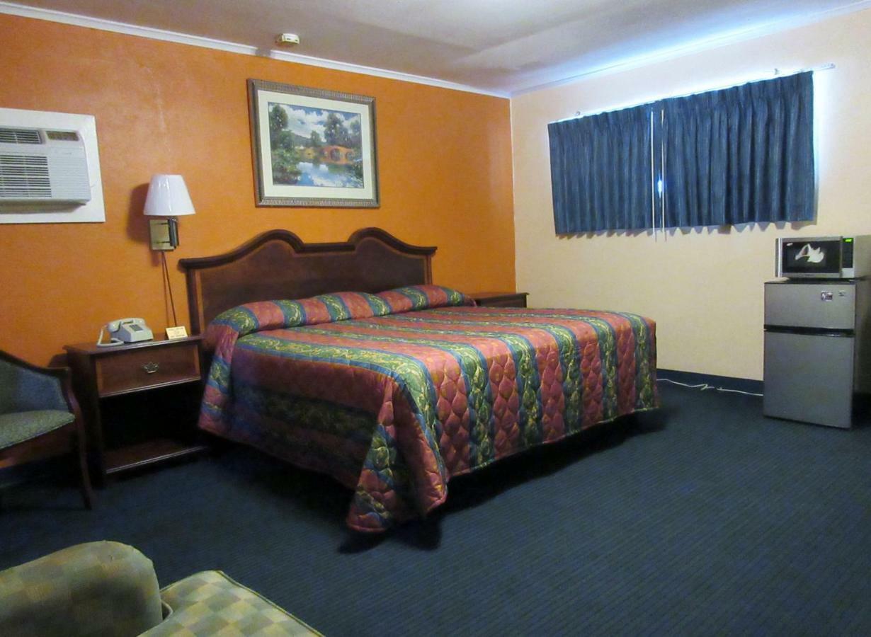 Encino Motel Pleasanton Exterior foto