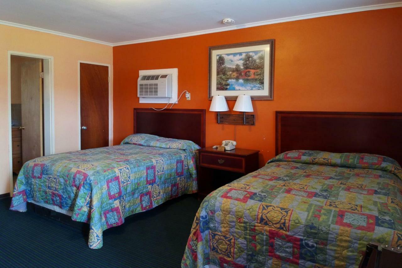 Encino Motel Pleasanton Exterior foto
